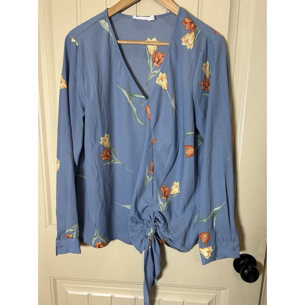 Lush Women's Floral Blue Blouse Size L Long Sleeve V-Neck Chic Summer Career Top